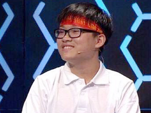 Bạn trẻ - Cuộc sống - Nam sinh Olympia đạt điểm 10 môn Toán, đỗ thủ khoa Đại học Dược Hà Nội