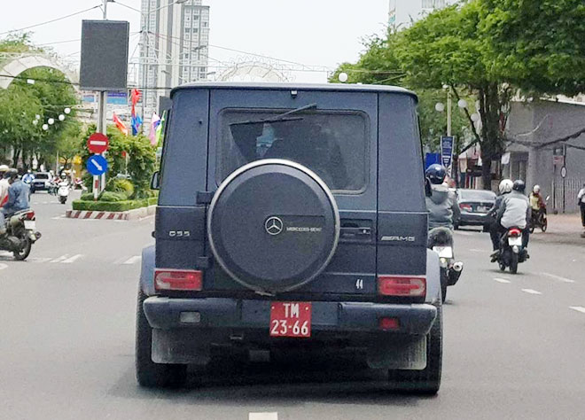 Nóng 24h qua: “Xế khủng” trị giá nhiều tỷ đồng nghi mang biển đỏ giả - 1