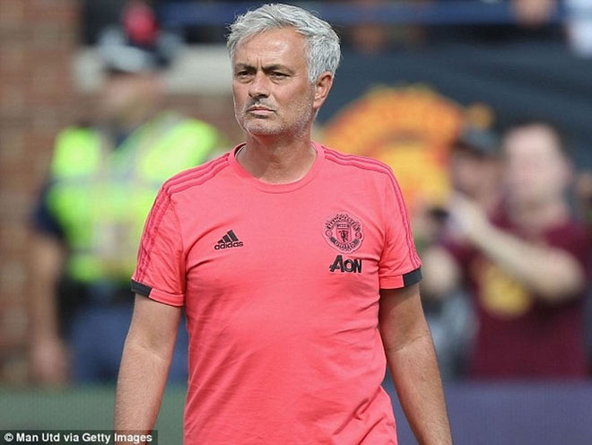 MU trong mớ hỗn độn: Lịch sử ám ảnh, Mourinho bay ghế dịp Giáng sinh? - 1