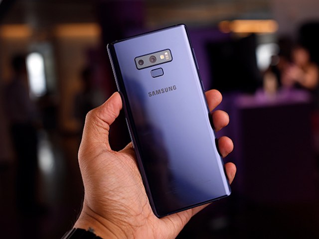 Ảnh thực tế Samsung Galaxy Note9 với bút S Pen ”thần thánh”