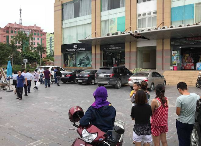 Rơi từ tầng 10 chung cư, người phụ nữ tử vong - 1