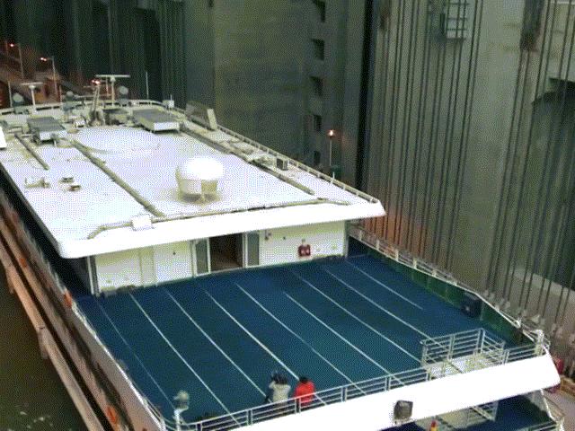 Media - Xem thang máy hạng nặng nâng tàu 3000 tấn lên 40 tầng chỉ trong vài phút