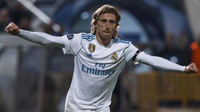 Real đón tin vui: Modric ở lại, sắp mua &#34;kẻ thù Messi&#34; 110 triệu euro - 1