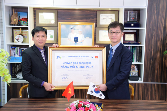 Bác sĩ Hàn Quốc hỗ trợ 100% chi phí PTTM ca mũi khó - 2