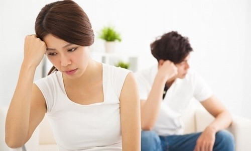 Chồng không chấp nhận nổi vợ nhưng cũng không ly hôn - 1