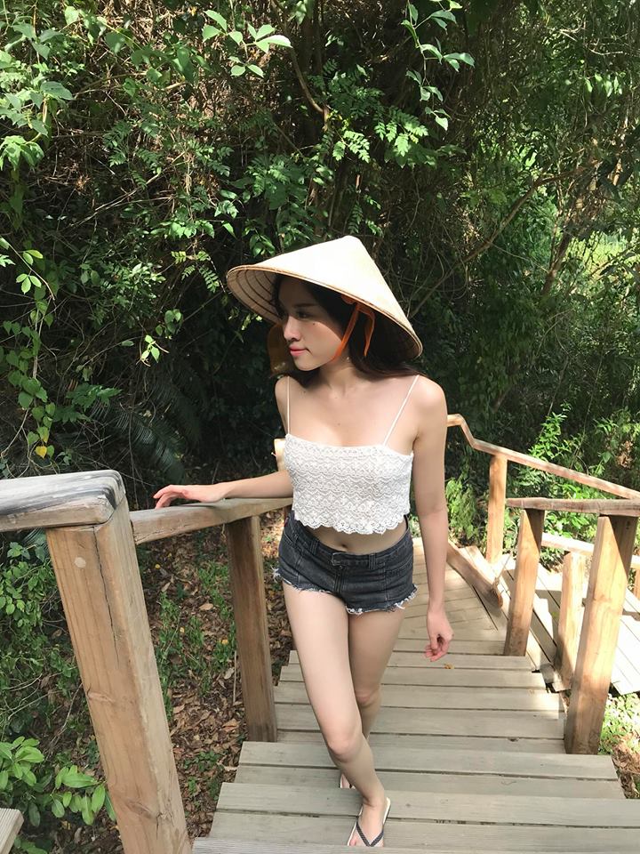 "MC có đôi chân dài nhất VTV" phô diễn đường cong sexy hết nấc - 2