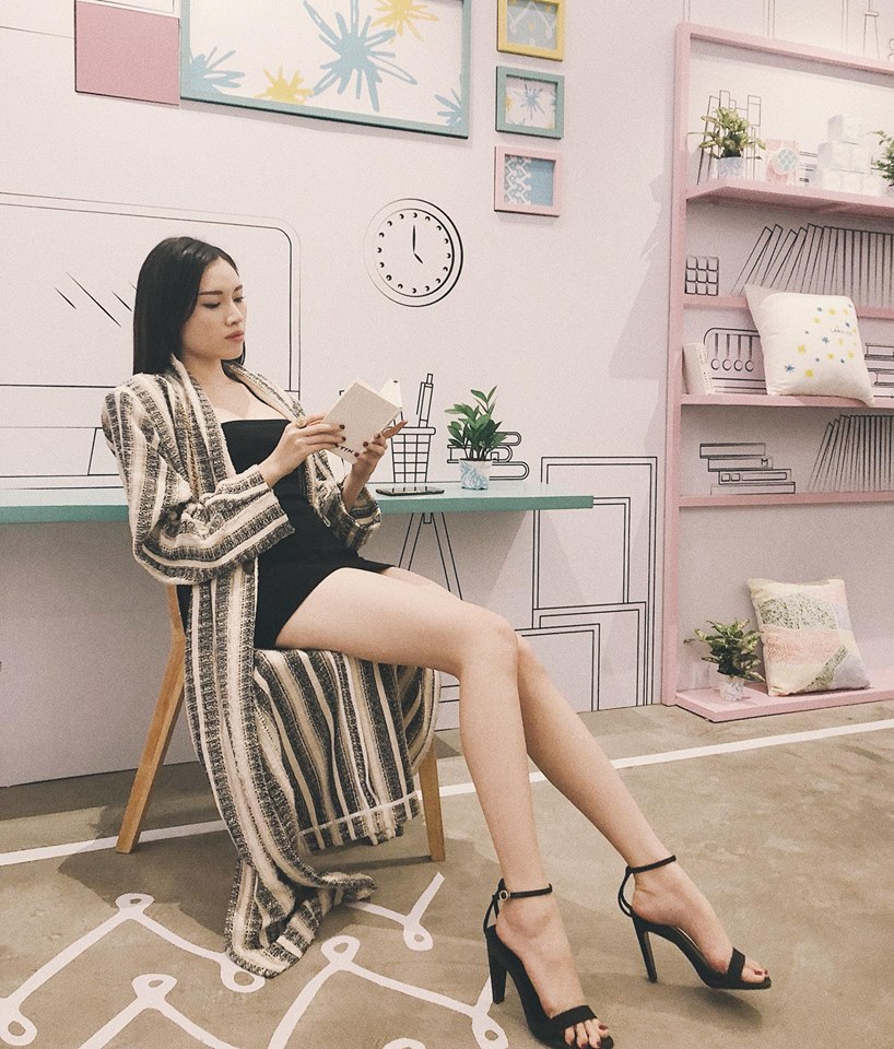 "MC có đôi chân dài nhất VTV" phô diễn đường cong sexy hết nấc - 7