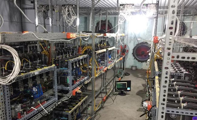Máy đào tiền ảo Bitcoin bất ngờ ngưng nhập về TP.HCM - 1