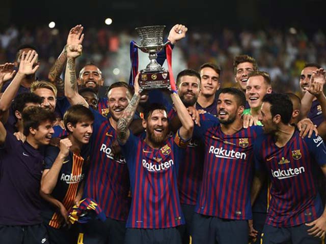Barca vô địch Siêu cúp: Báo chí chê đá tẻ nhạt, Suarez bị ”đánh hội đồng”