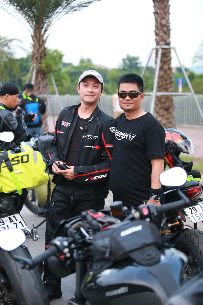 MC Anh Tuấn VTV khoe &#34;người tình&#34; sang chảnh cùng dàn xe siêu khủng - 2