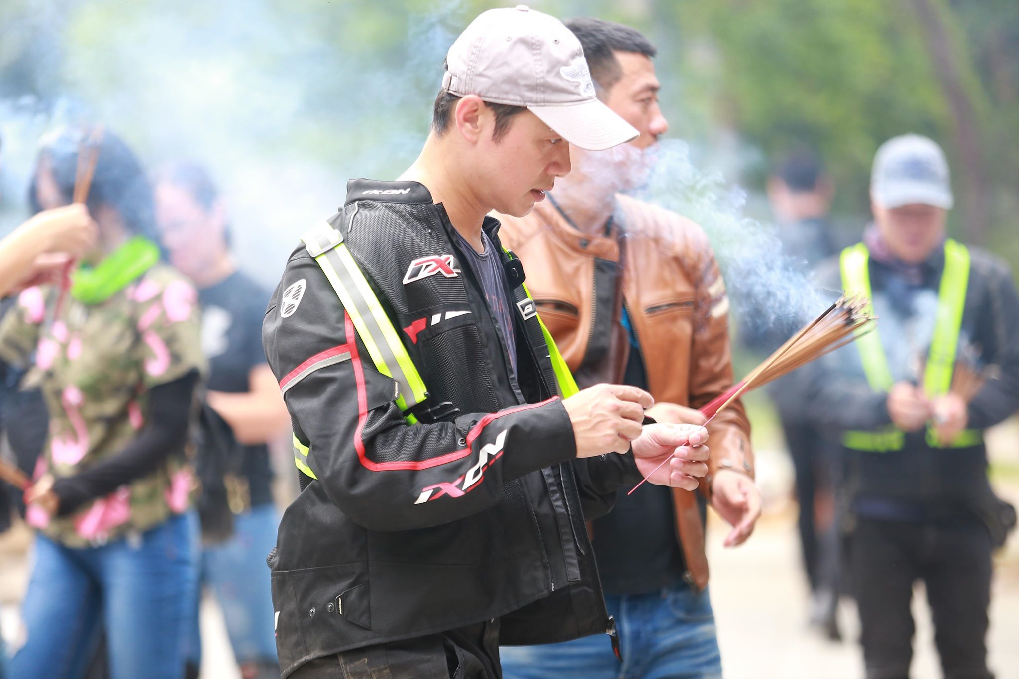 MC Anh Tuấn VTV khoe "người tình" sang chảnh cùng dàn xe siêu khủng - 4