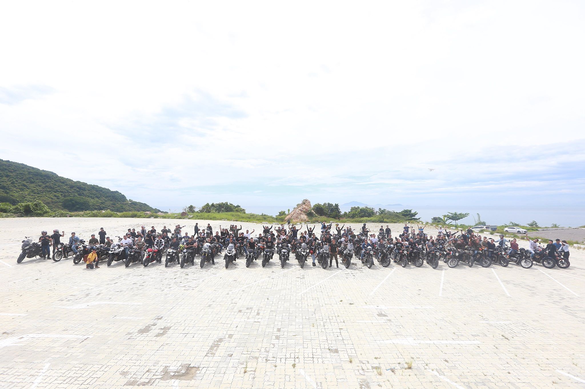 MC Anh Tuấn VTV khoe "người tình" sang chảnh cùng dàn xe siêu khủng - 11