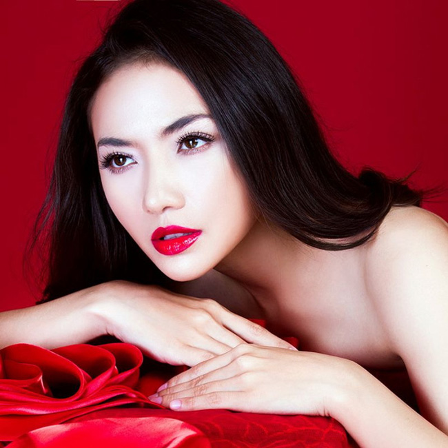 Tinna Tình sau đó đã cẩn trọng hơn với những bộ hình phá cách.