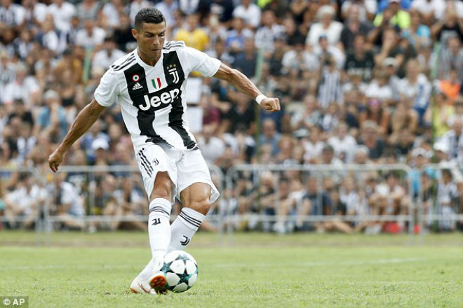 Ronaldo đá ra mắt Juventus: 8 phút xé lưới, vũ điệu mê hoặc - 4