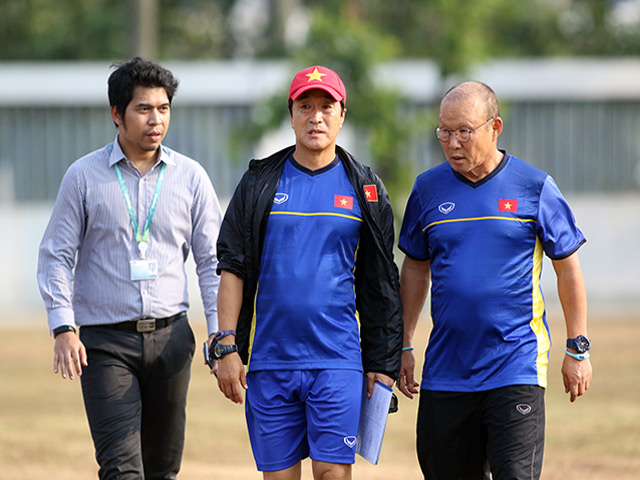 Bóng đá - "U23 Việt Nam từ chối sân mặt ruộng, đi tập xa sẽ mệt hơn nhiều"