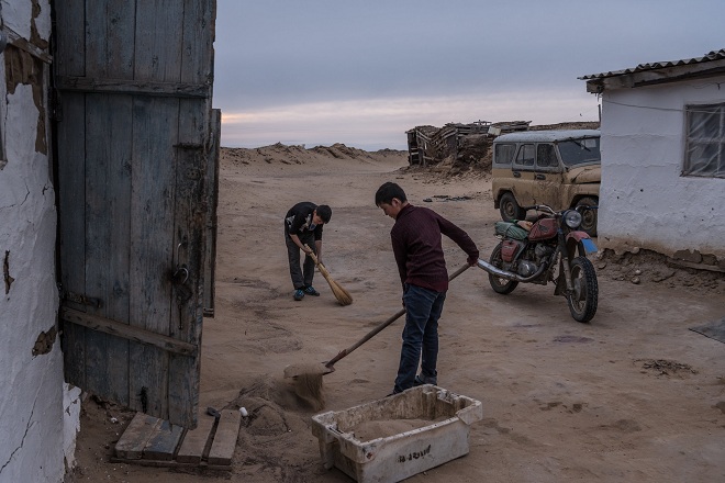 Biển kín lớn thứ 4 thế giới biến mất hoàn toàn, trơ đáy khô cằn - 4