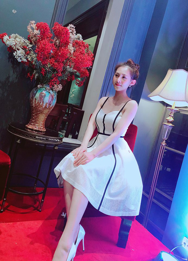 Không phải hot girl nổi tiếng nào cũng may mắn lấy được người chồng tâm lý và có gia đình hạnh phúc như vậy.&nbsp;