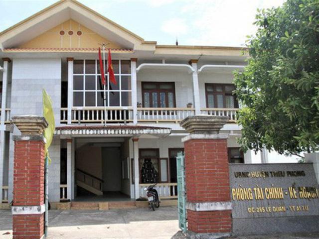 Pháp luật - Khai trừ Đảng chuyên viên “hôn rách môi” nữ đồng nghiệp tại công sở