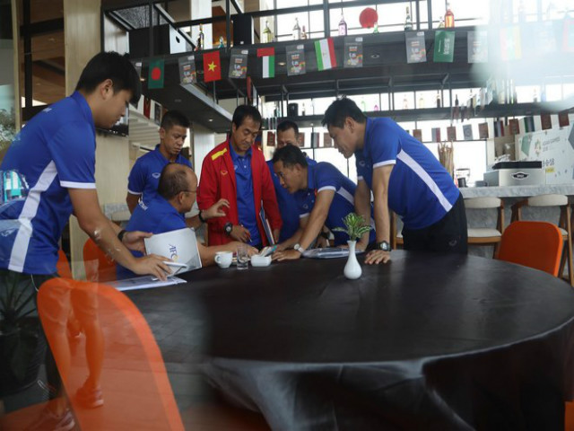 Bóng đá - U23 Việt Nam đấu Pakistan: Căng thẳng chiến lược, thầy Park tung "chiêu độc"?