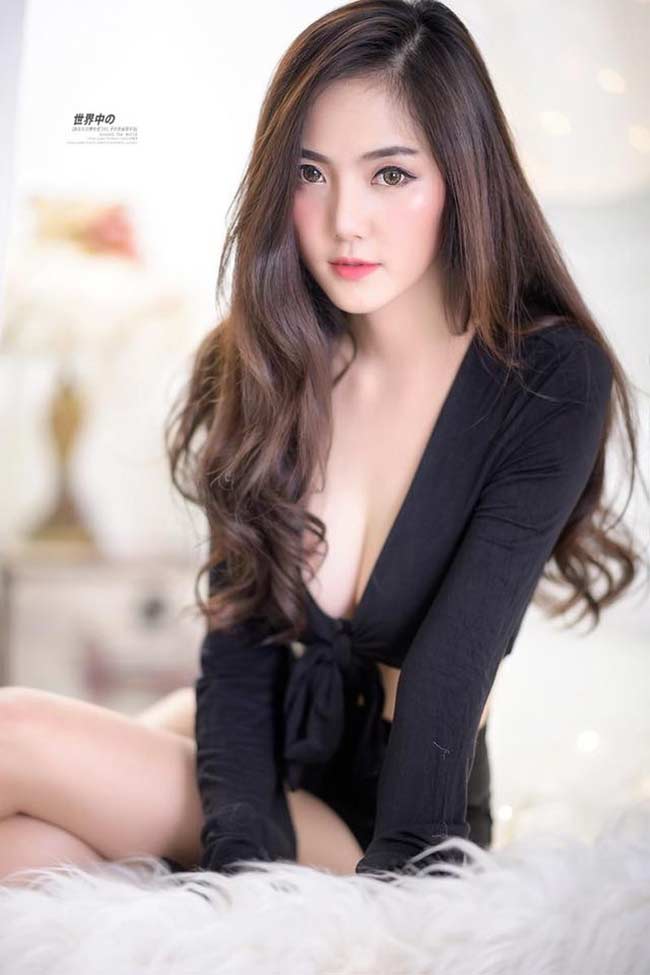 Cùng ngắm vẻ đẹp quyến rũ của mẫu ảnh nổi tiếng xứ chùa Vàng.