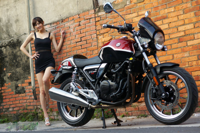 Dáng chuẩn, cao ráo vượt trội.