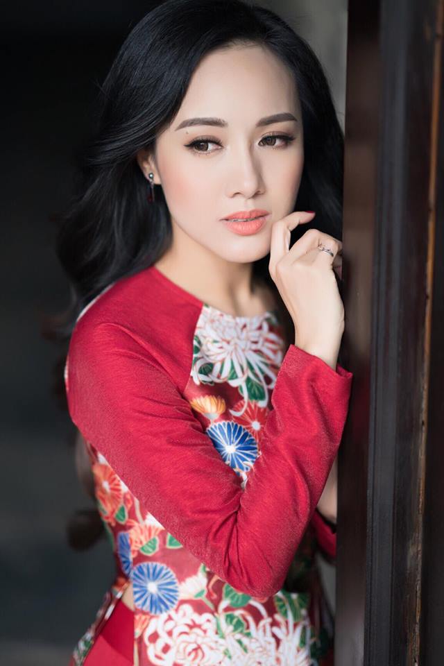 Đời thực trẻ trung nhí nhảnh của MC thời sự 19h Hoài Anh - 2