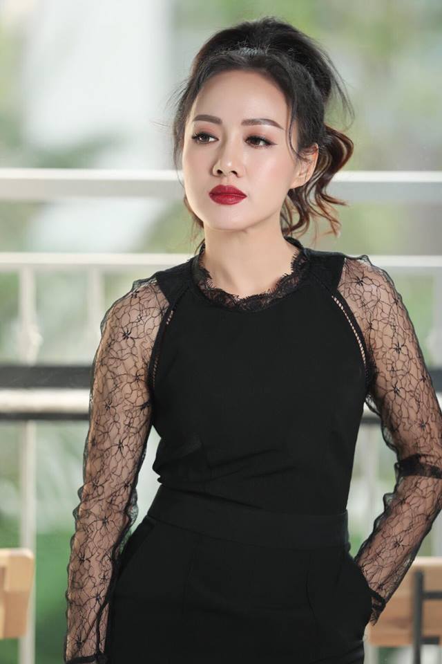 Đời thực trẻ trung nhí nhảnh của MC thời sự 19h Hoài Anh - 4