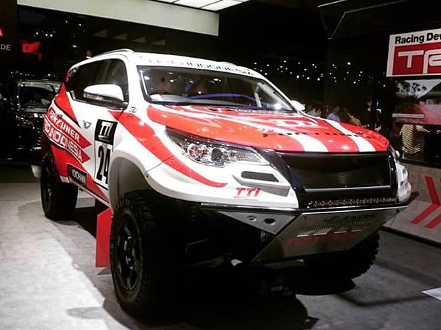 Tin tức ô tô - Soi chi tiết Toyota Fortuner "độ" mạnh nhất thế giới