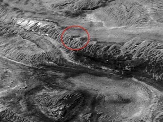 Phát hiện ”cơ sở bí mật” của người ngoài hành tinh trên sao Hỏa