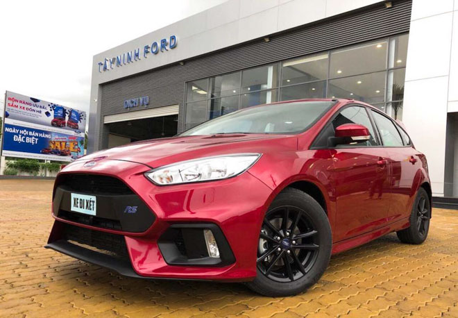 Đại lý Ford lắp thêm bodykit &#34;RS&#34; cho Focus Trend nhằm hút khách hơn - 1