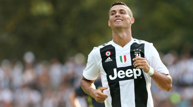 &#34;Siêu bom tấn&#34; Ronaldo ra mắt Serie A: Đối thủ lo khủng bố, &#34;vỡ sân&#34; - 1