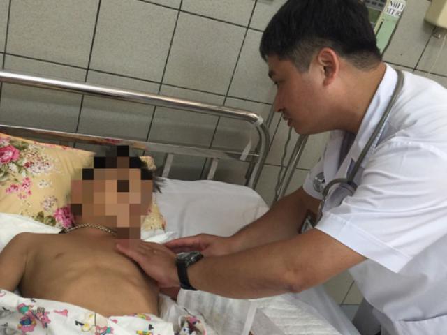 Sức khỏe đời sống - Bị rắn hổ mang cắn, bé trai 10 tuổi suýt mất cánh tay vì đắp hạt đậu lào