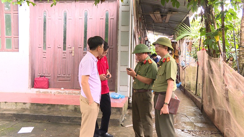 Sát thủ lạ mặt giết 2 vợ chồng ở Hưng Yên - 4
