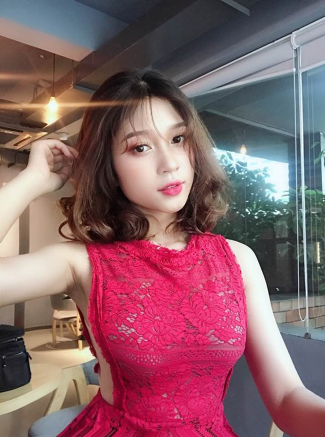 Ngọc Anh cũng góp mặt trong dàn 32 hot girl của &#34;Nóng cùng World cup 2018&#34;.&nbsp;