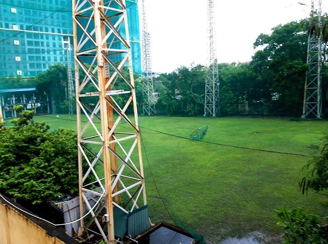 Sân golf, bãi xe &#34;mọc&#34; trên đất quy hoạch nhà văn hóa - 2
