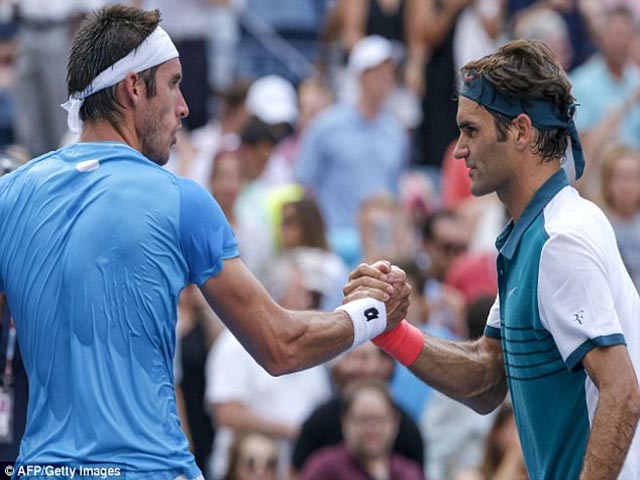 Federer - Mayer: Tie-break nghẹt thở, chiến thắng khó cưỡng