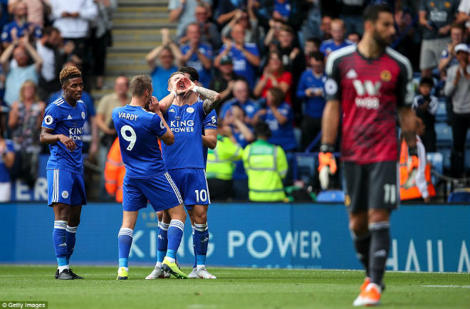 Leicester - Wolves: &#34;Tội đồ&#34; phản lưới, siêu sao ăn thẻ đỏ - 1