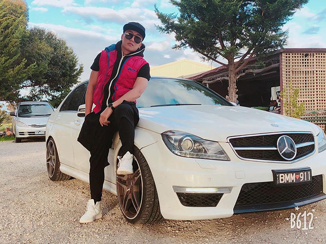 Bị tụ máu ở đùi, Châu Khải Phong vẫn nhảy sung hát 32 bài một đêm - 2