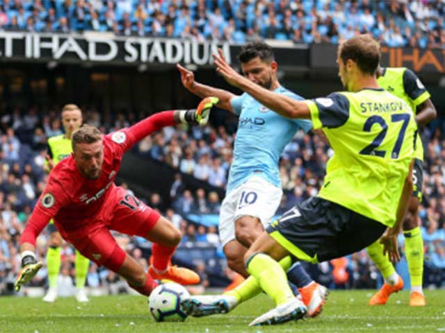 Man City - Huddersfield: Mãn nhãn 7 bàn, người hùng hat-trick