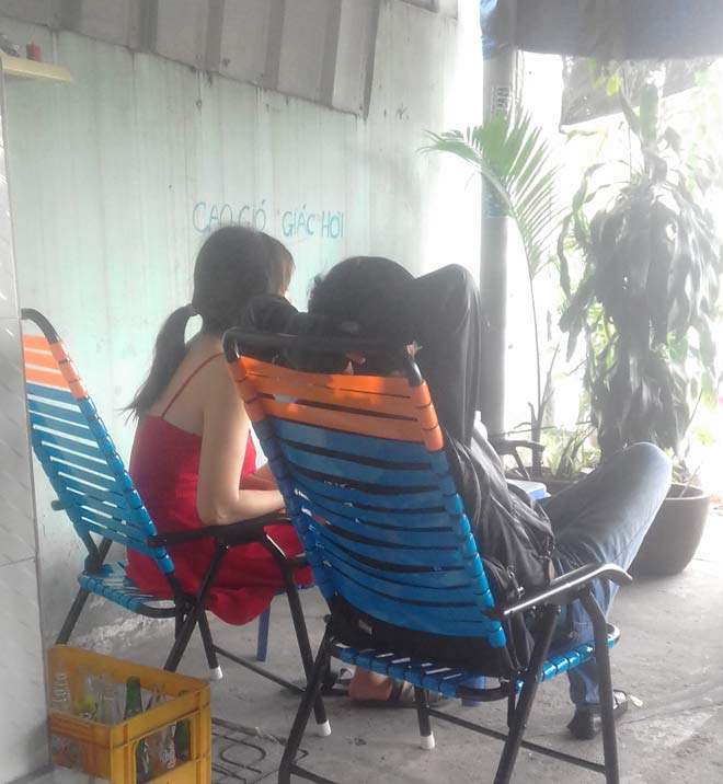 Tinh vi mại dâm núp bóng quán cà phê ki-ốt - 2