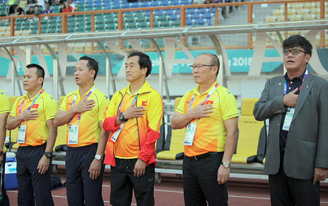 U23 Việt Nam hạ đẹp U23 Nhật Bản: HLV Park Hang Seo có ăn mừng? - 1