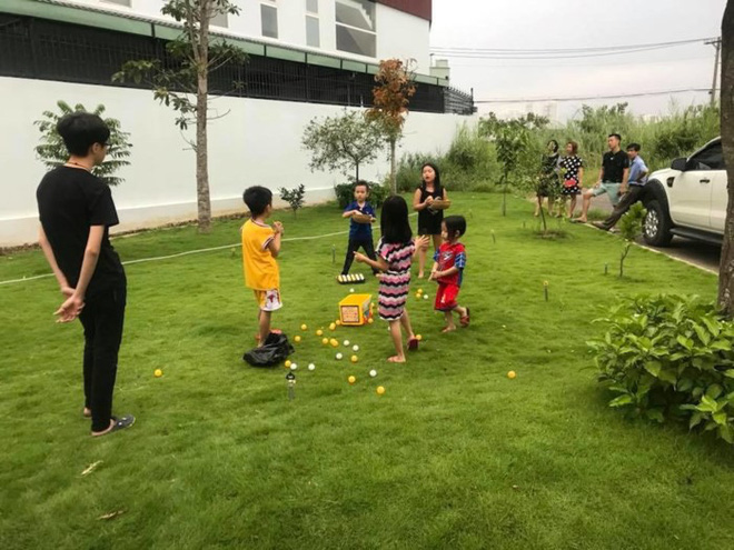 Biệt thự sân vườn xanh mướt và góc nhỏ "đặc biệt" của Ốc Thanh Vân - 10