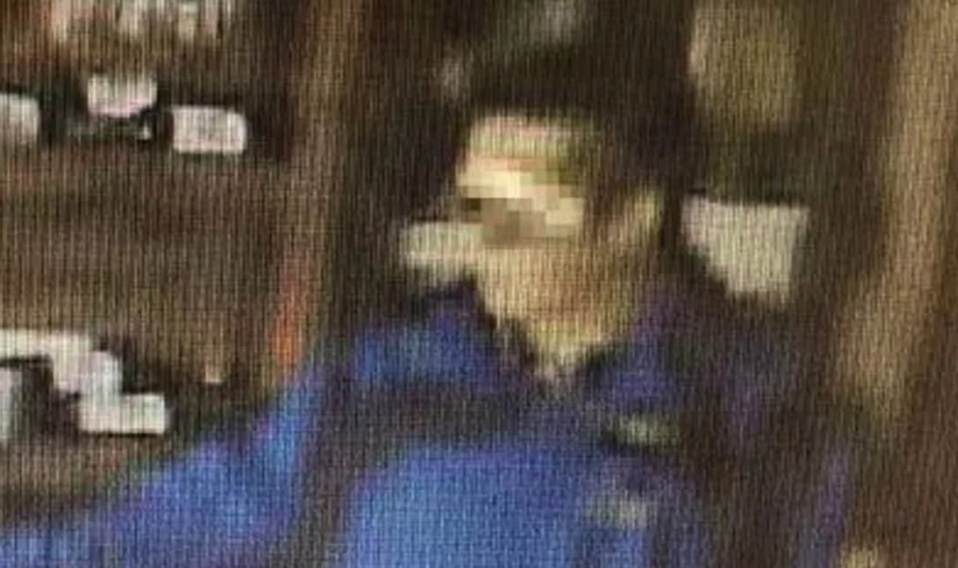 TQ: Ông đồ bắt bé gái 11 tuổi cởi quần áo để “xem có hợp học thư pháp” - 1