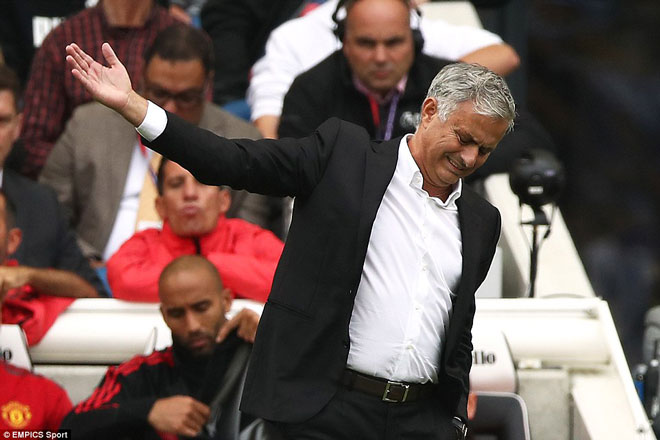 Góc chiến thuật Brighton - MU: &#34;Quỷ đỏ&#34; vô hồn, Mourinho bất lực - 3