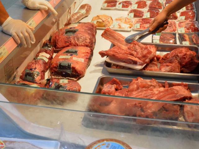 Mù mờ nguồn gốc thịt ngoại