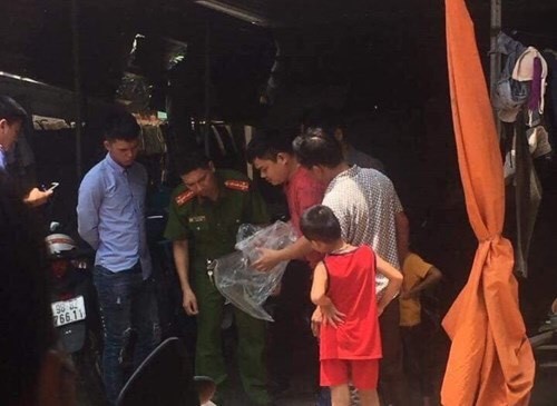 Nóng 24h qua: Hành khách hoảng loạn nhảy khỏi ô tô khi tàu hỏa đang lao đến - 4