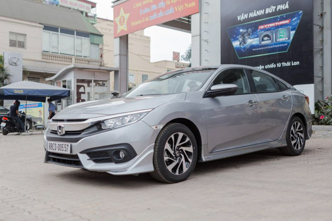 Giá xe Honda Civic cập nhật tháng 8/2018 - 2