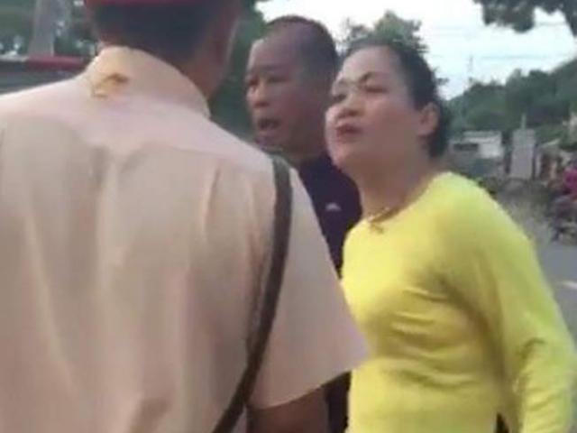 Vụ lăng mạ CSGT: Hối lộ không thành quay ra chửi bới!