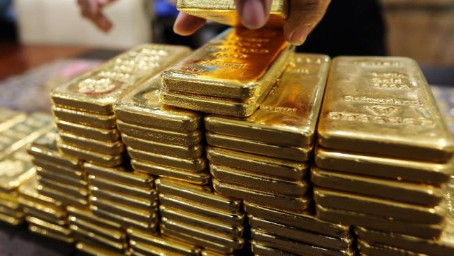 Giá vàng hôm nay 22/8: USD trượt dài, vàng nối dài cơ hội - 1