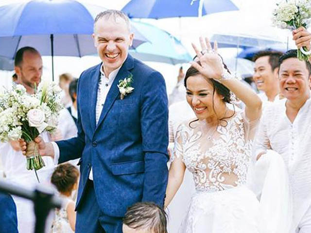 Phim - Lý Thanh Thảo "Mùi ngò gai" liên tiếp gặp sự cố trong ngày cưới chồng Tây